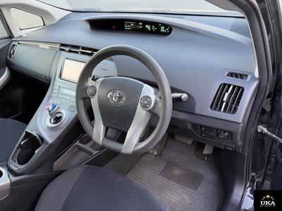 2014 Toyota Prius - Thumbnail