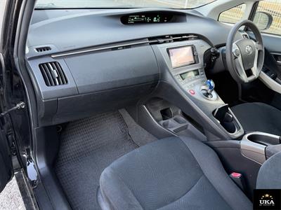 2014 Toyota Prius - Thumbnail