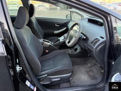 2014 Toyota Prius - Thumbnail