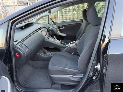 2014 Toyota Prius - Thumbnail