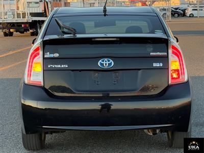 2014 Toyota Prius - Thumbnail
