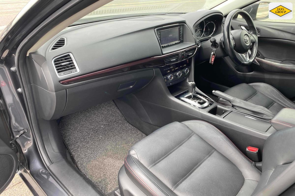 2014 Mazda Atenza