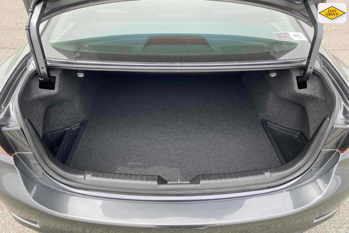 2014 Mazda Atenza