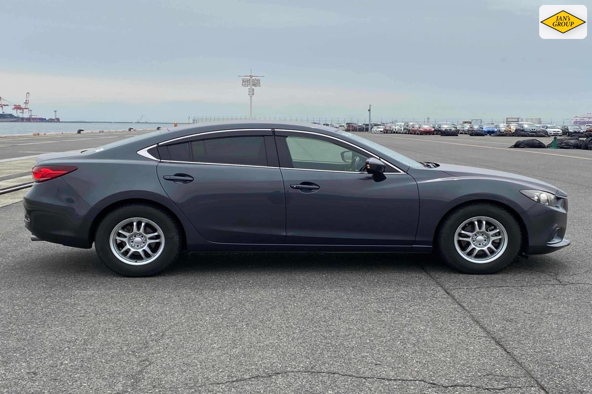 2014 Mazda Atenza