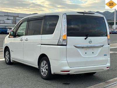 2014 Nissan Serena - Thumbnail