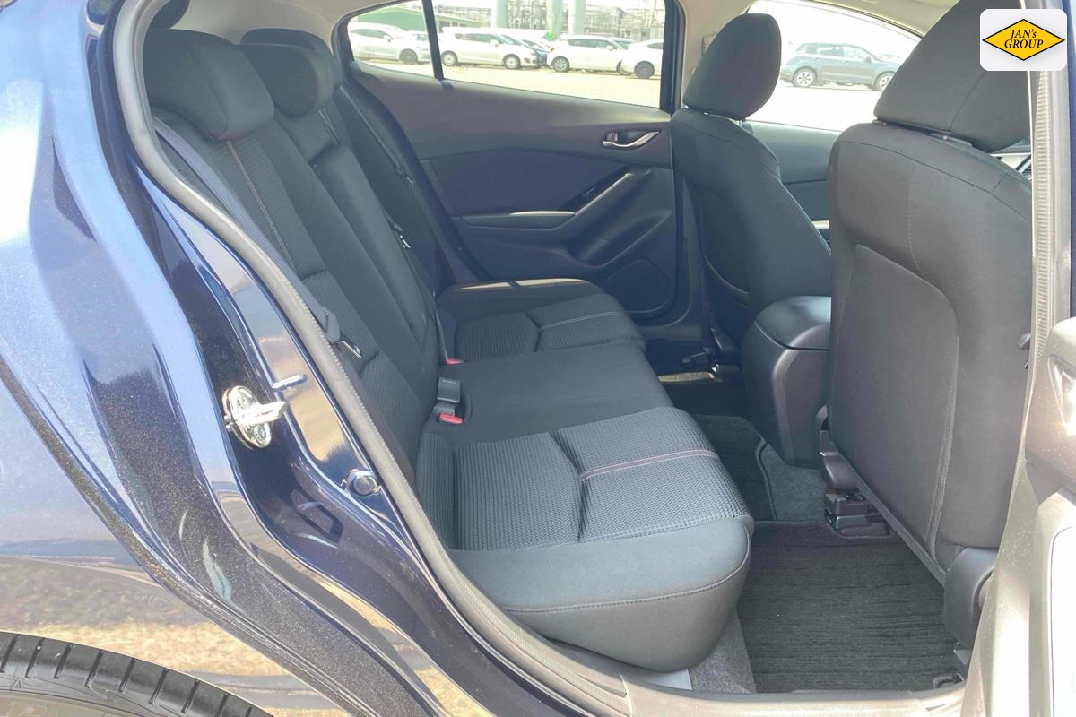 2016 Mazda Axela