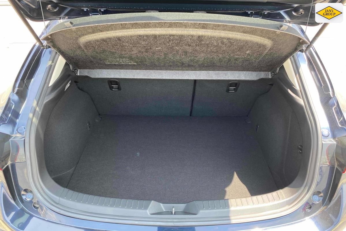 2016 Mazda Axela