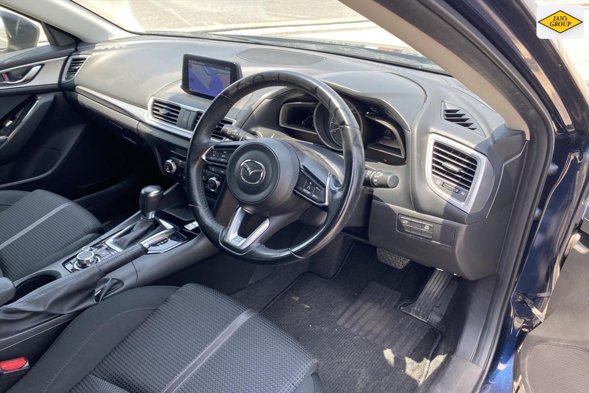 2016 Mazda Axela