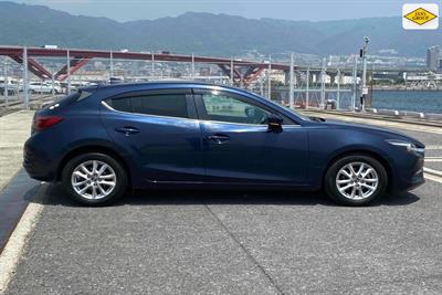 2016 Mazda Axela - Thumbnail