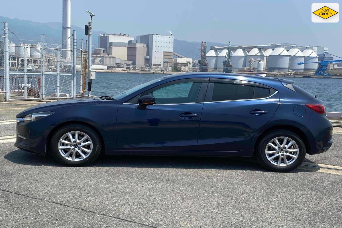 2016 Mazda Axela