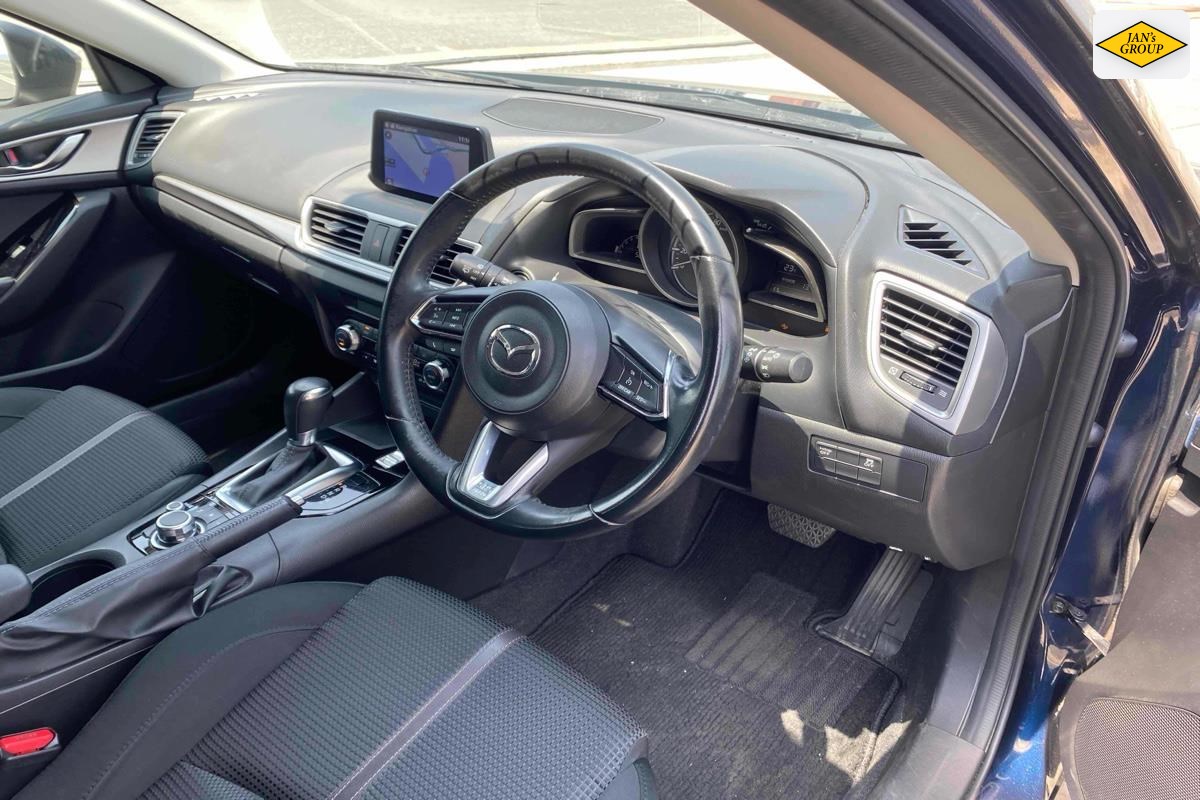 2016 Mazda Axela