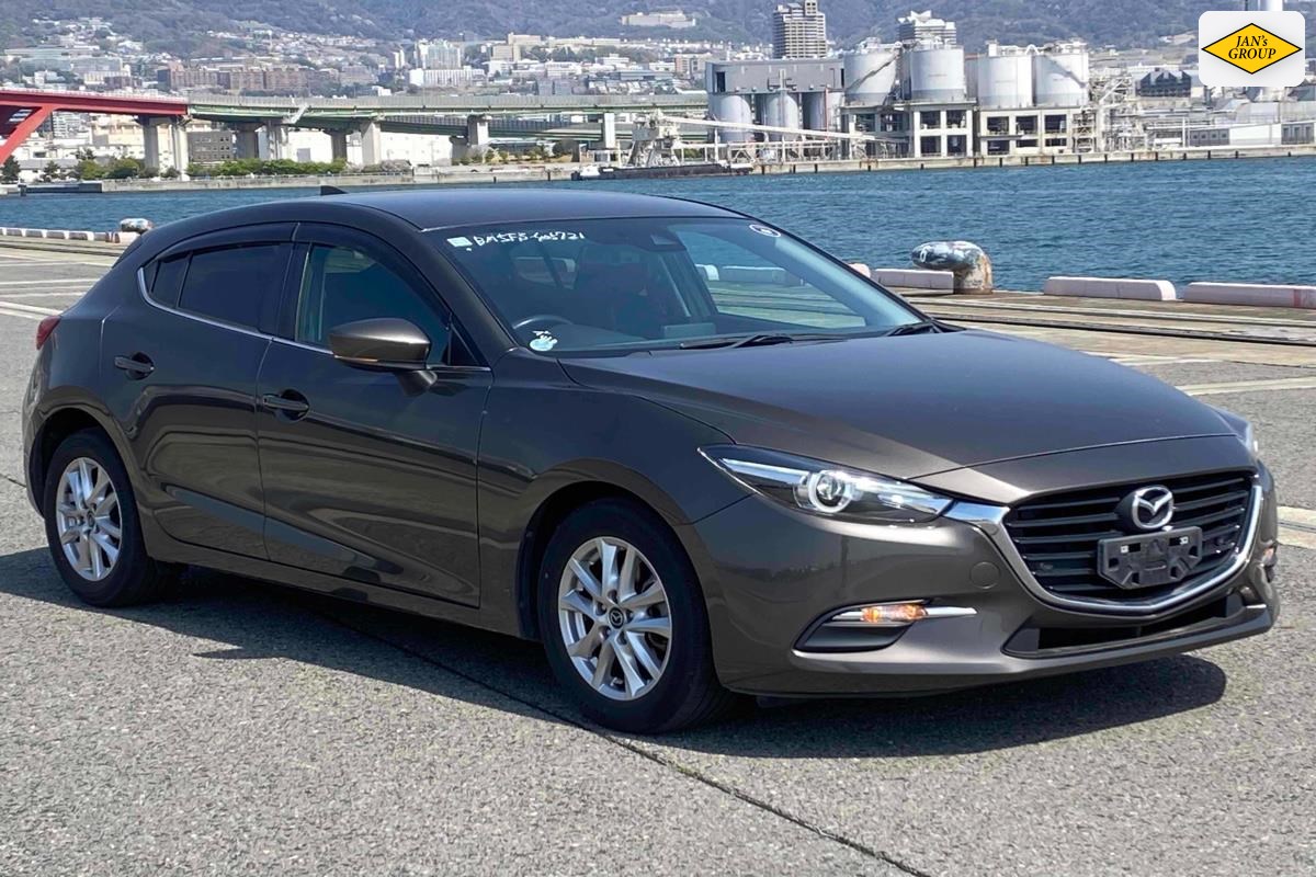 2017 Mazda Axela