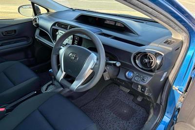 2016 Toyota Aqua - Thumbnail