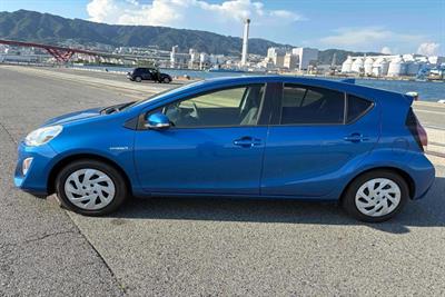 2016 Toyota Aqua - Thumbnail