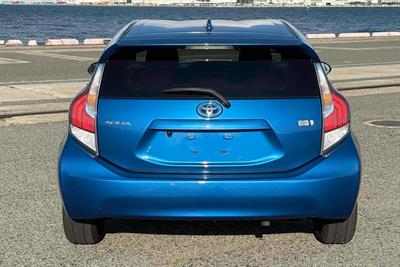 2016 Toyota Aqua - Thumbnail