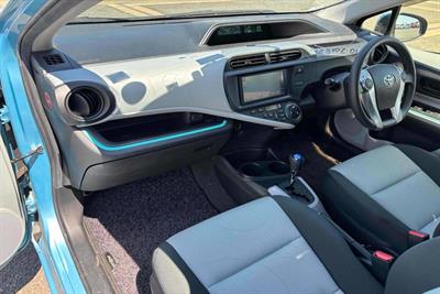 2012 Toyota Aqua - Thumbnail