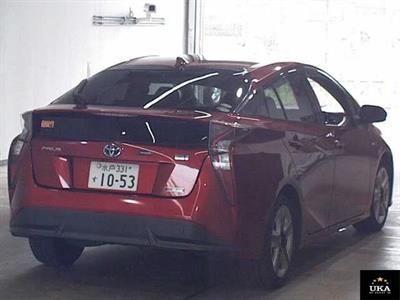 2016 Toyota Prius - Thumbnail