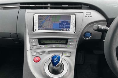 2014 Toyota Prius - Thumbnail