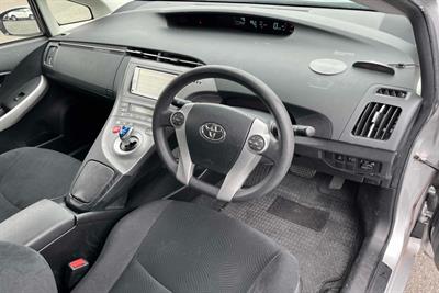 2014 Toyota Prius - Thumbnail