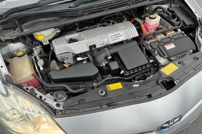 2014 Toyota Prius - Thumbnail