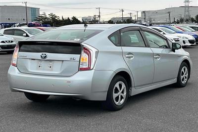 2014 Toyota Prius - Thumbnail