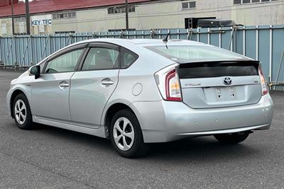 2014 Toyota Prius - Thumbnail