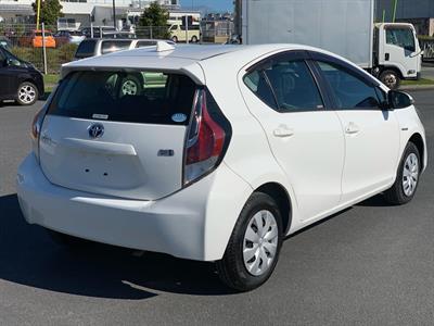 2016 Toyota Aqua - Thumbnail