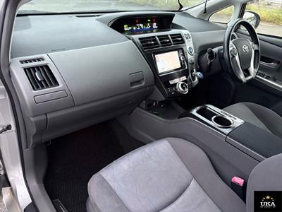 2012 Toyota Prius - Thumbnail