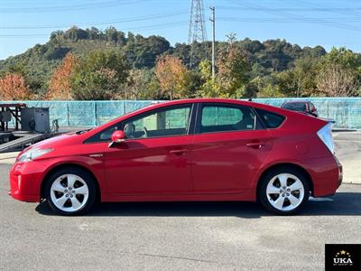 2015 Toyota Prius - Thumbnail