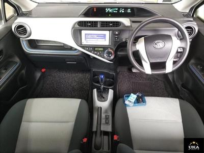 2013 Toyota Aqua - Thumbnail