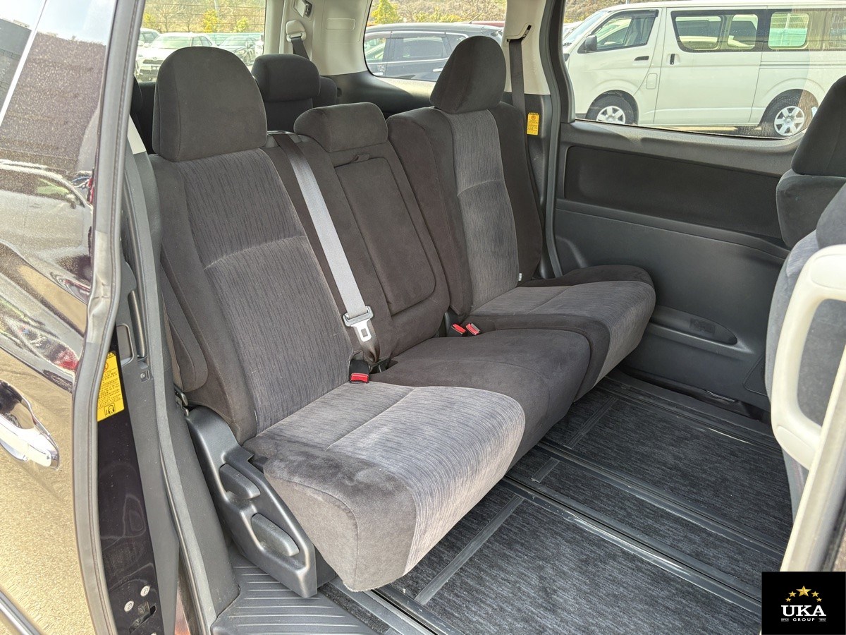 2013 Toyota Vellfire