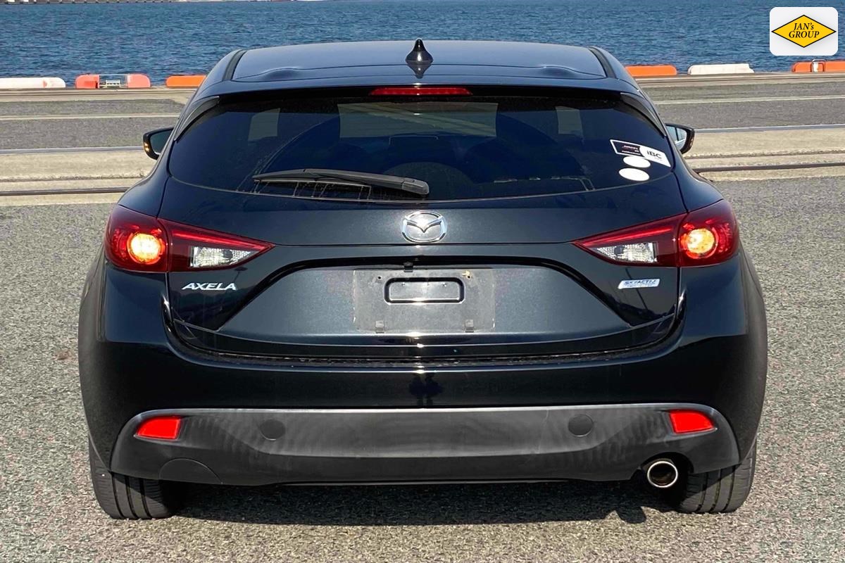 2014 Mazda Axela