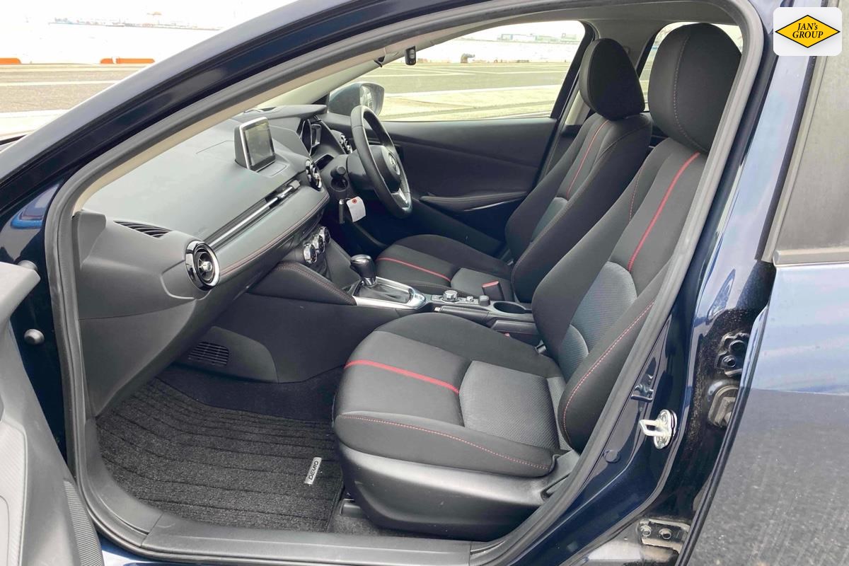 2016 Mazda Demio