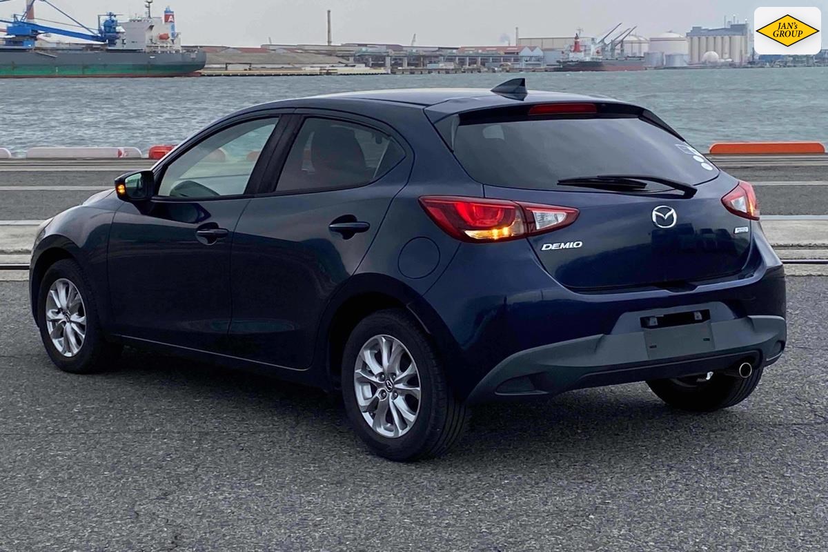 2016 Mazda Demio