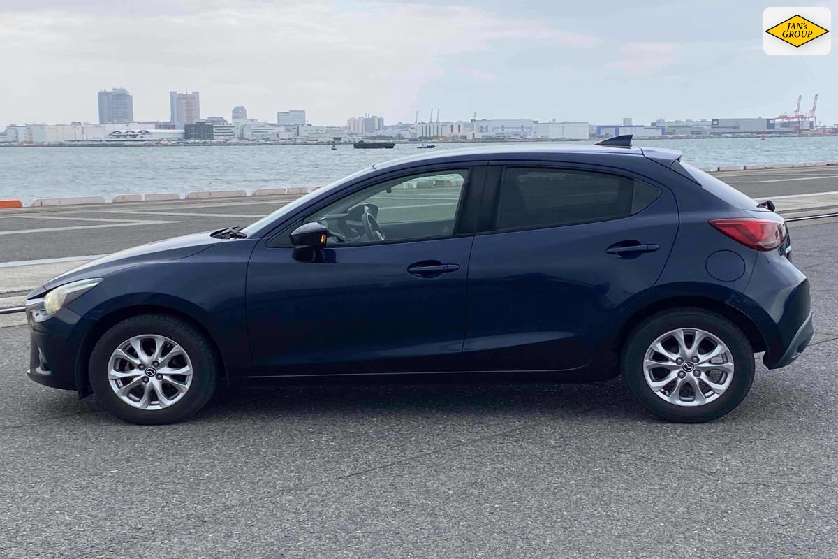 2016 Mazda Demio