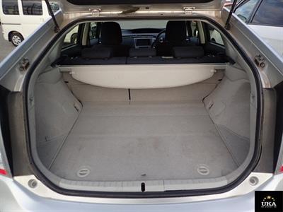 2014 Toyota Prius - Thumbnail