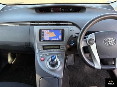 2013 Toyota Prius - Thumbnail