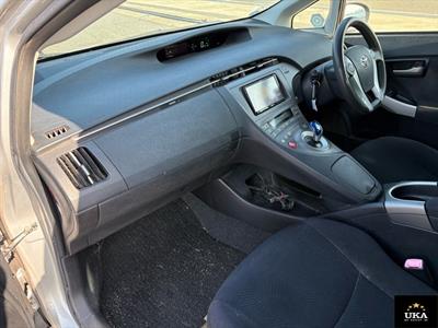 2013 Toyota Prius - Thumbnail