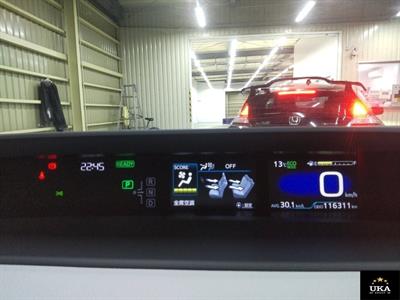 2019 Toyota Prius - Thumbnail