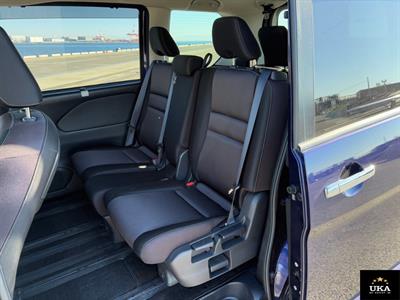 2017 Nissan Serena - Thumbnail