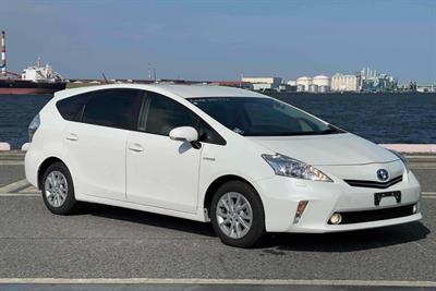 2013 Toyota Prius - Thumbnail