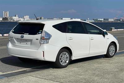 2013 Toyota Prius - Thumbnail