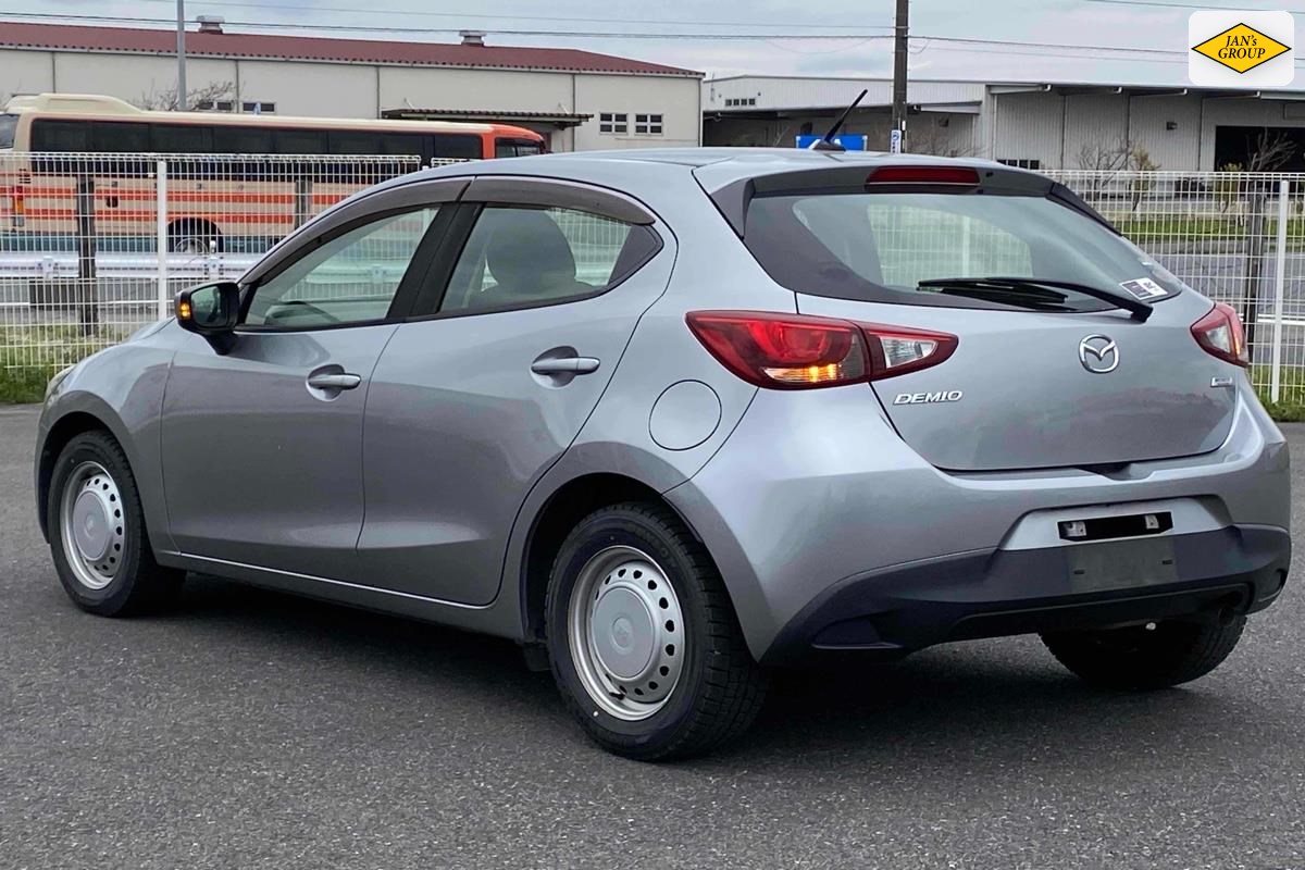 2016 Mazda Demio