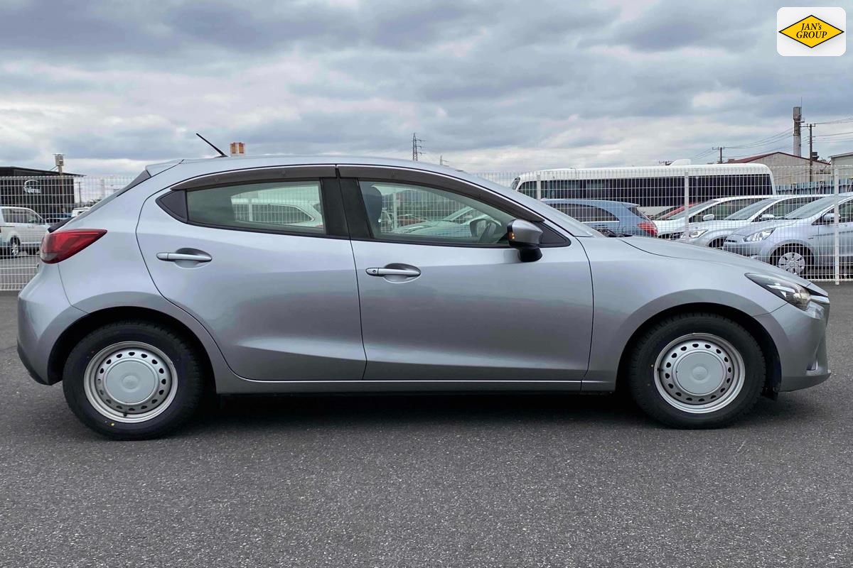 2016 Mazda Demio