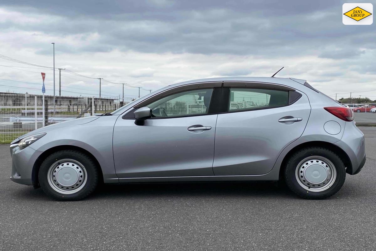2016 Mazda Demio