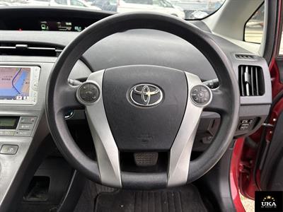 2014 Toyota Prius - Thumbnail