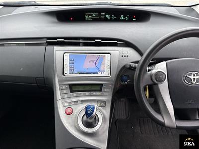 2014 Toyota Prius - Thumbnail