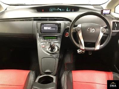 2014 Toyota Prius - Thumbnail