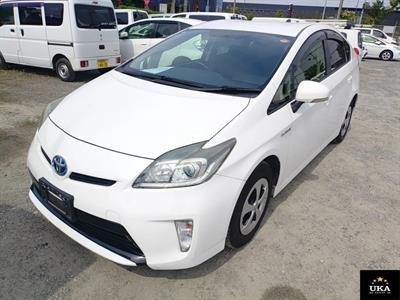 2015 Toyota Prius - Thumbnail