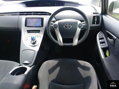 2015 Toyota Prius - Thumbnail